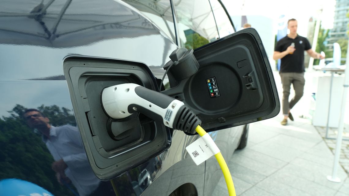 Polacy powoli przekonują się do "elektryków". "Zainteresowanie jest coraz większe"