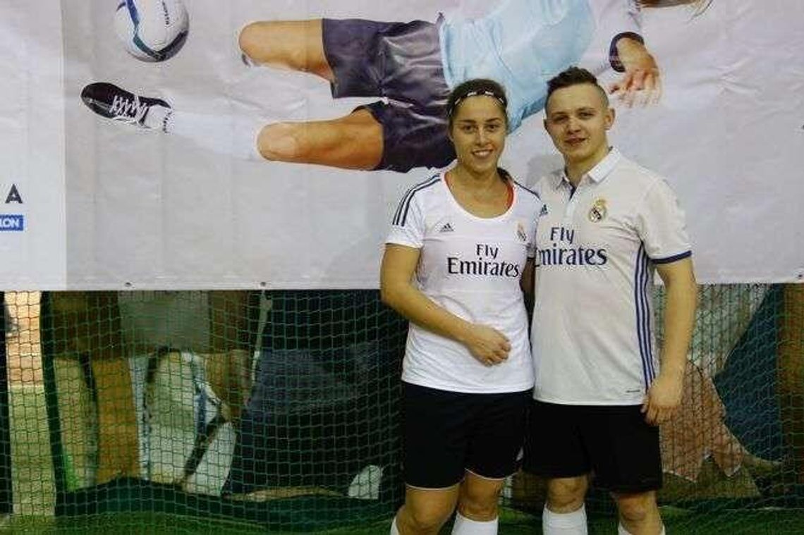 Połączyła ich miłość do piłki nożnej. Walentynkowy turniej par w Lublinie [zdjęcia]