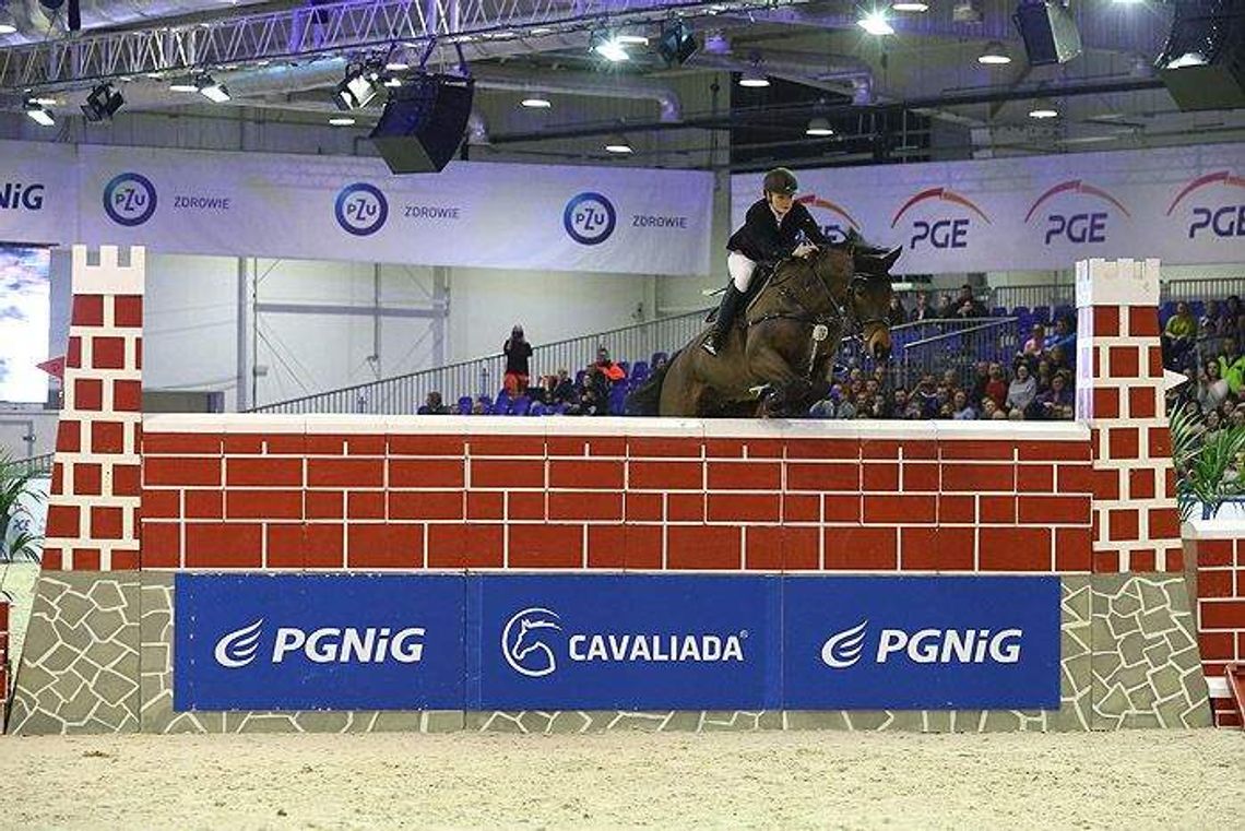 Polak i Niemka wspólnie na najwyższym stopniu podium. Pokazali potęgę skoku (wideo)