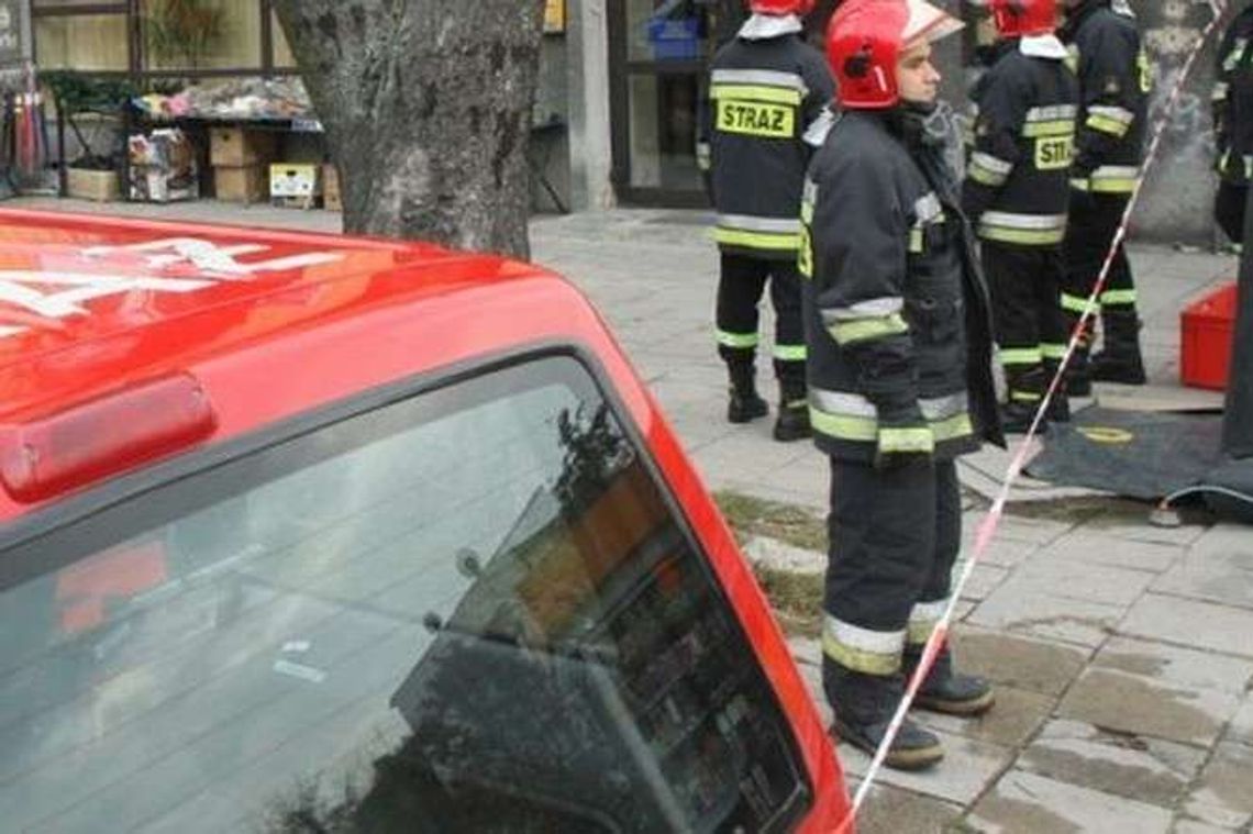 Połamane drzewa, uszkodzone samochody i dom. Sprzątanie po burzy w woj. lubelskim