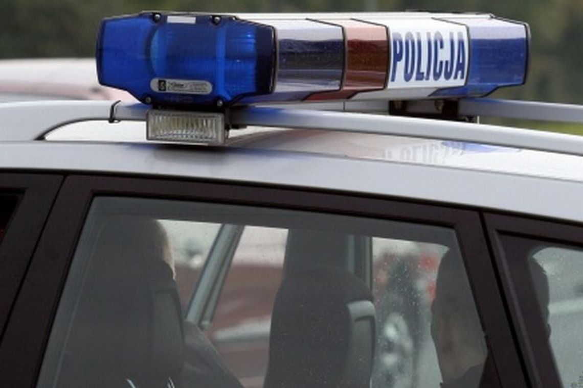 Polanówka: Zderzenie aut. Jedna osoba w szpitalu Polanówka: Zderzenie aut. Jedna osoba w szpitalu