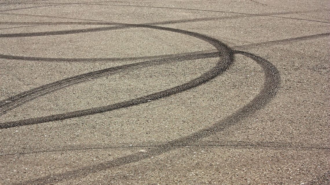 Polatali bokiem, ale przy okazji narobili sobie więcej problemów