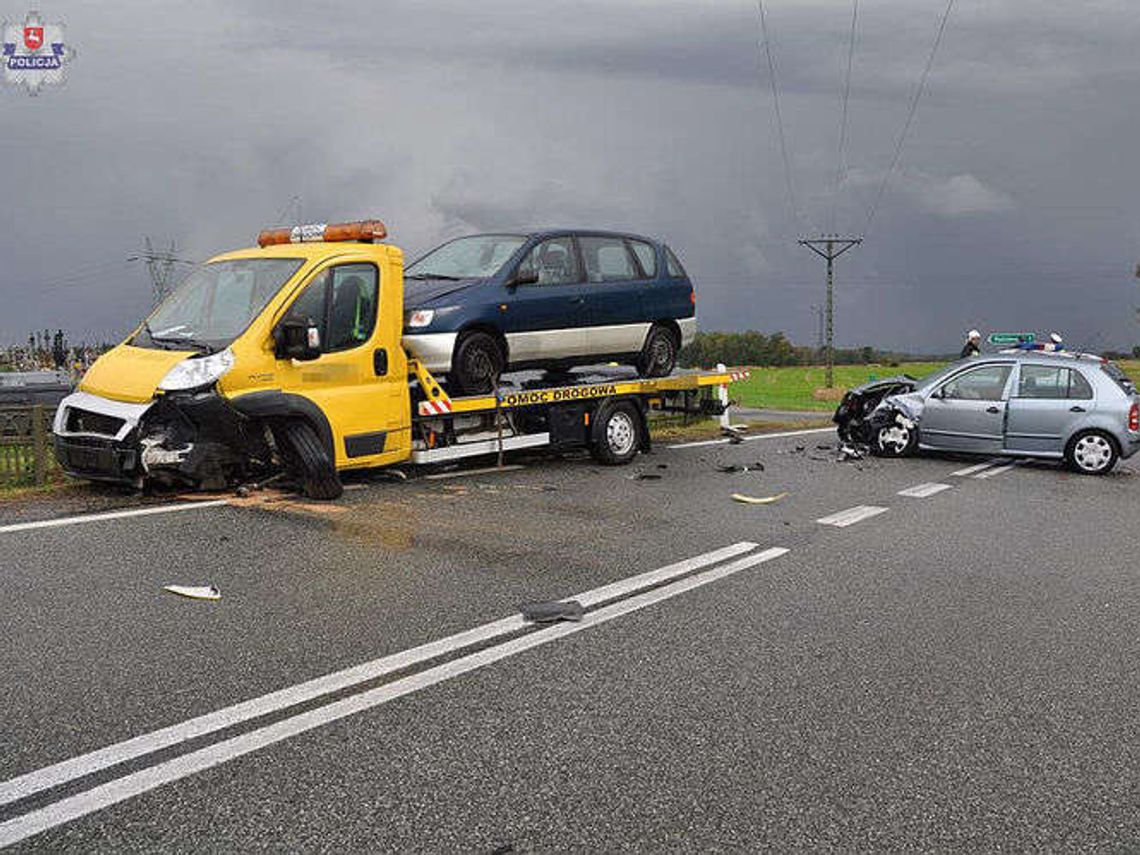 Polichna: Wyprzedzał samochody na zakręcie, doprowadził do "czołówki" (ZDJĘCIA, WIDEO)