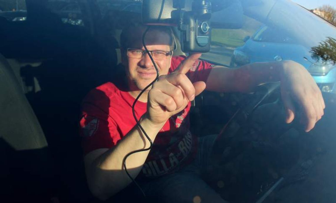 Policja apeluje: Wysyłajcie filmiki z agresywnymi kierowcami (wideo)