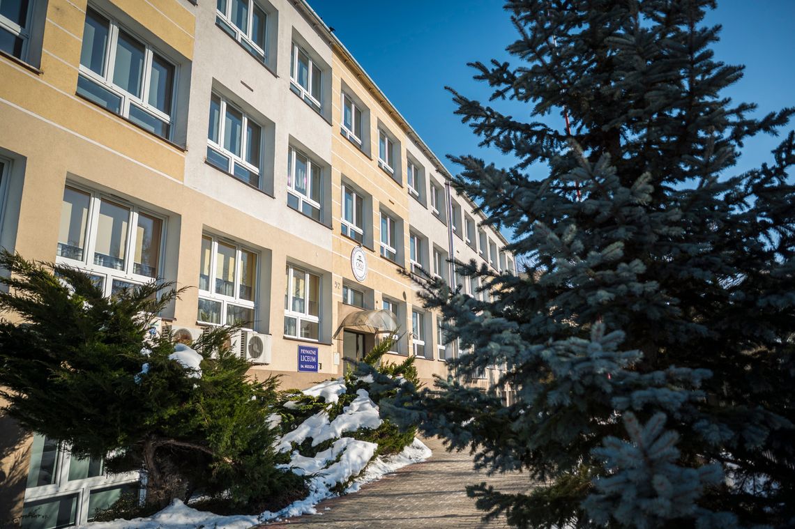 Siedziba Centrum Kształcenia Ustawicznego – widok od strony wejścia