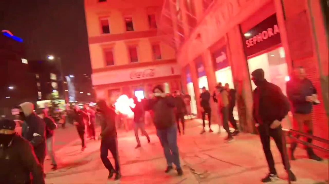 Policja podsumowuje protest kobiet w Warszawie. 37 osób zatrzymanych