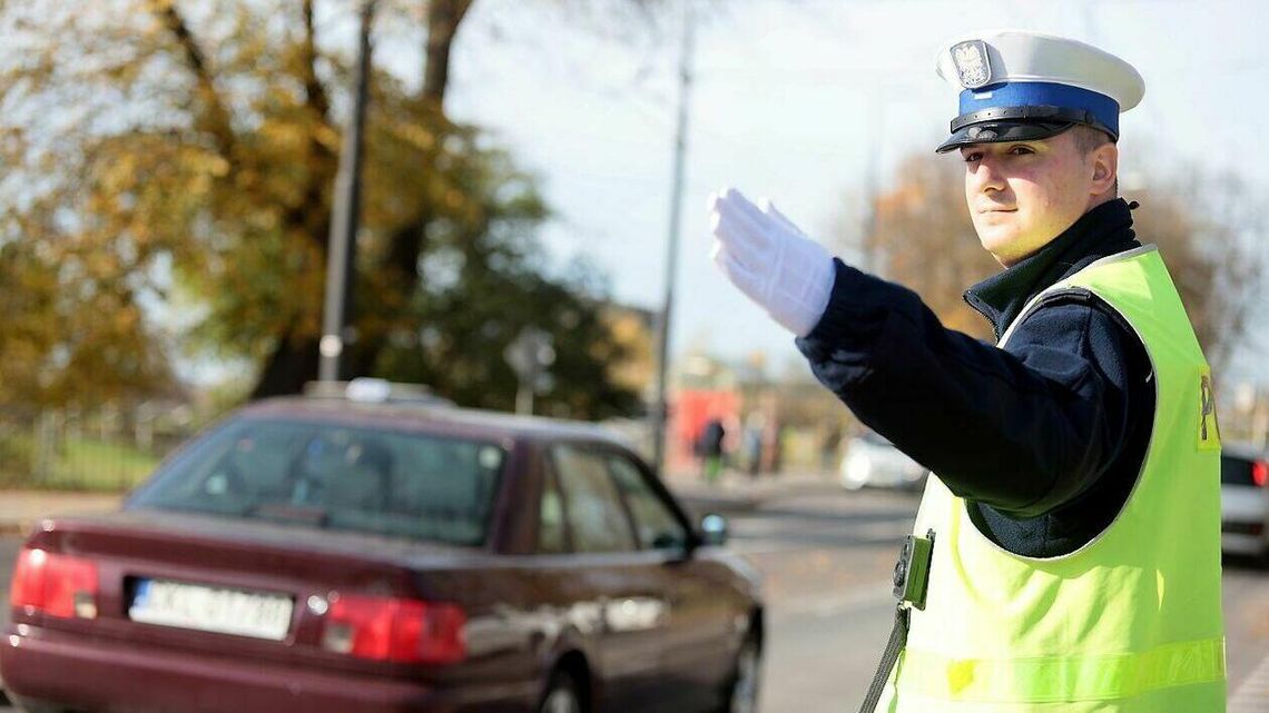 Policja pomaga odkorkować ruch przy lubelskich nekropoliach