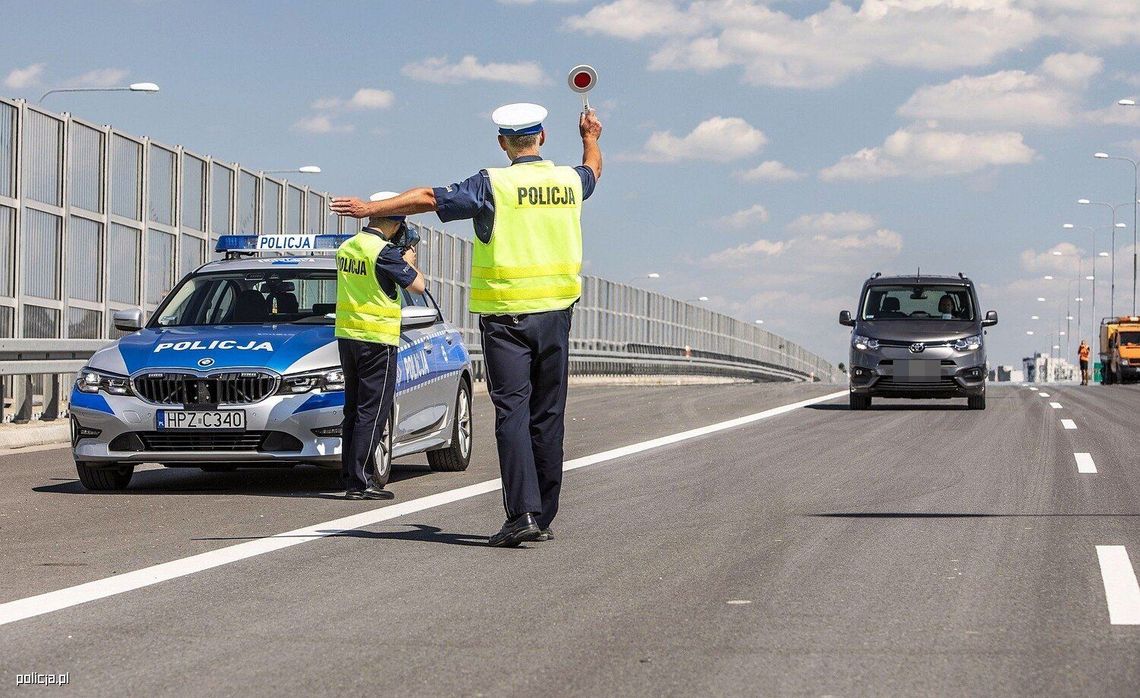 Funkcjonariusze grupy SPEED kontrolują prędkość i trzeźwość kierowców w czasie długiego weekendu majowego.