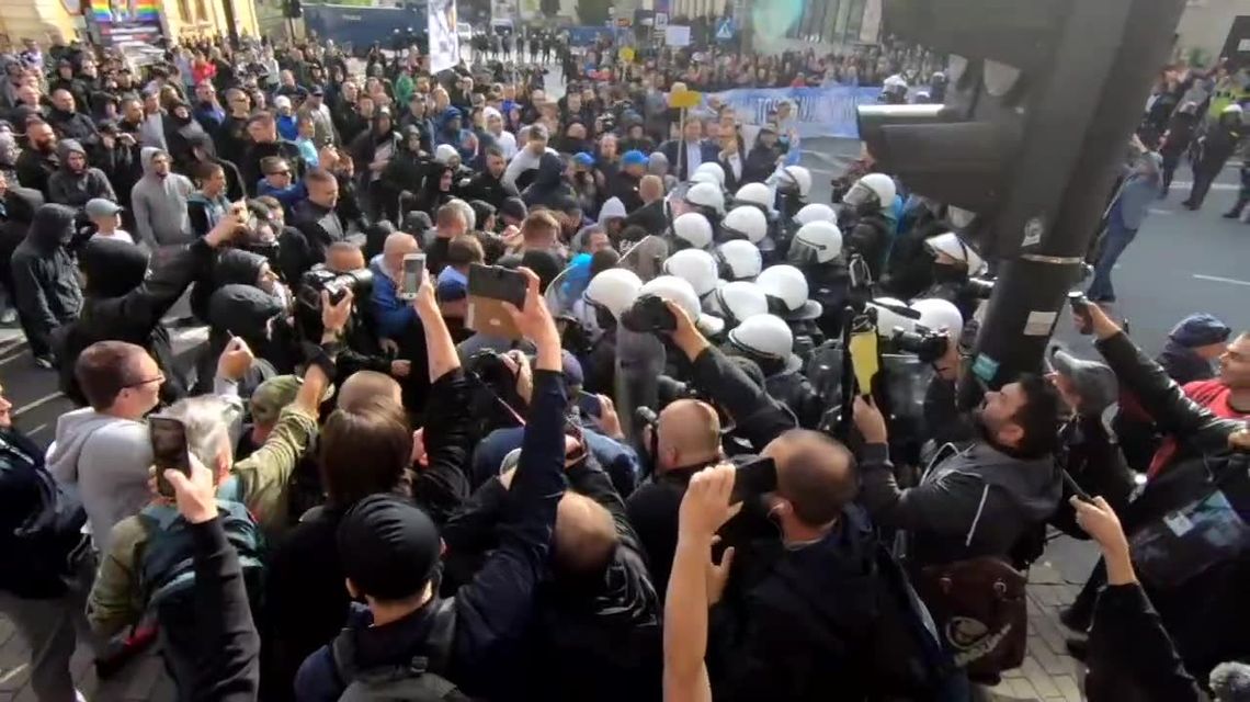 „Policja zachowała się mistrzowsko”. Ponad 30 osób zostało zatrzymanych w czasie Marszu Równości w Lublinie
