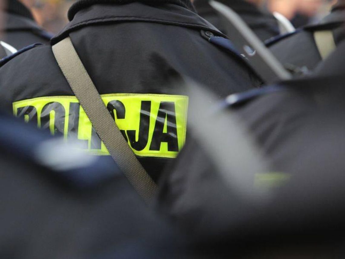 Policjanci bronią kolegi, który znęcał się nad żoną