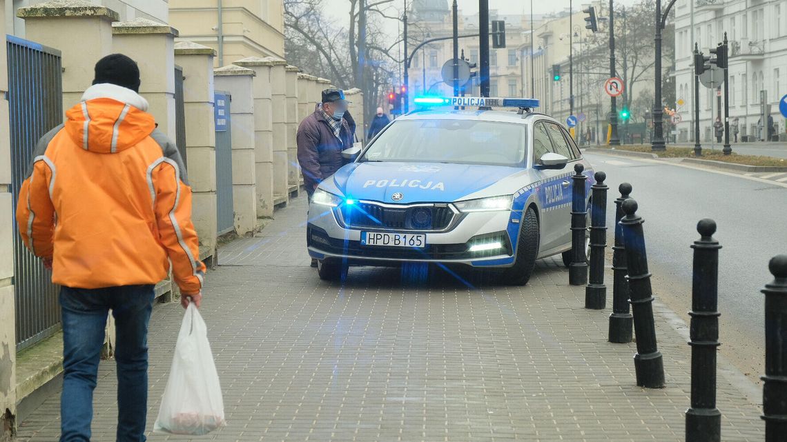 Policjanci czają się dziś przy pasach w Lublinie. To akcja "NURD" Policjanci czają się dziś przy pasach w Lublinie. To akcja "NURD"