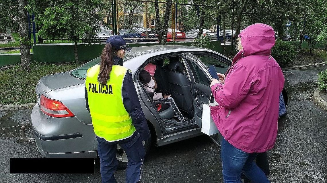 Policjanci kontrolowali rodziców pod przedszkolem w Chełmie Policjanci kontrolowali rodziców pod przedszkolem w Chełmie