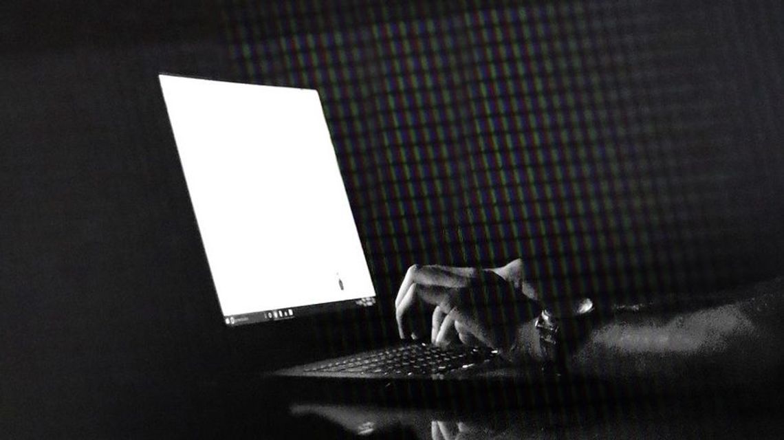 Policjanci ostrzegają rodziców przed grą „Momo Challenge”. Dlaczego może być groźna dla dzieci?