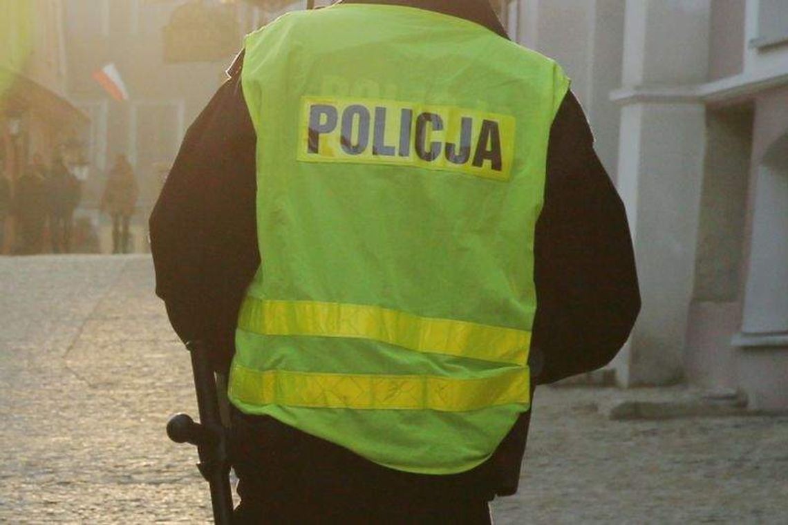 Policjanci "pompowali" statystyki. Odpowiedzą za fałszywe wpisy w dokumentach