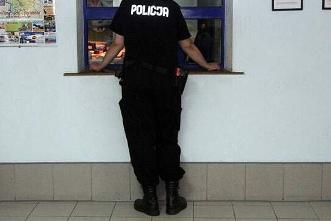 Policjanci przed sądem za łapówki i narkotyki. Jest akt oskarżenia