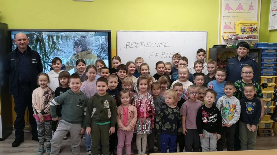 Policjanci przypominają o bezpieczeństwie przed feriami