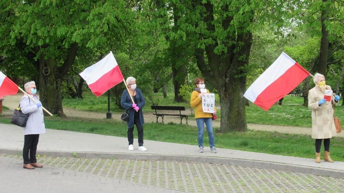 Policjanci się tylko przyglądali i nagrywali to spotkanie. Dopiero teraz przyszło wezwanie