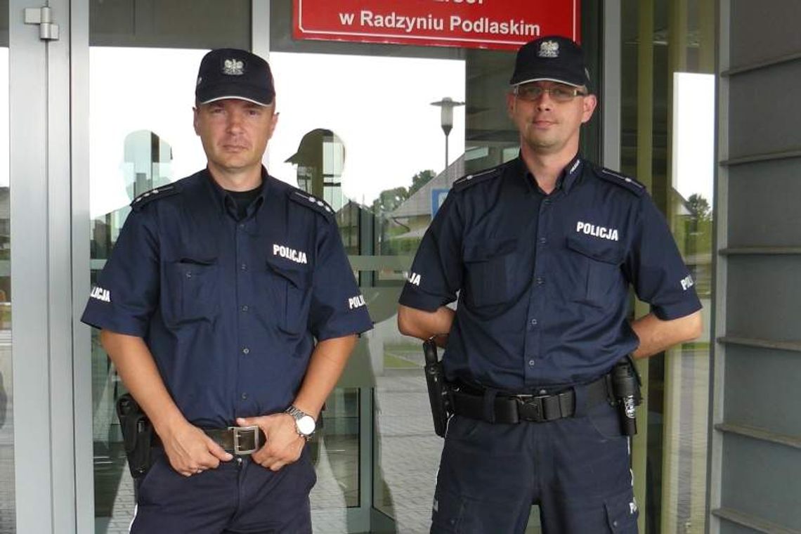 Policjanci uratowali 30-latka, który utknął na słupie energetycznym