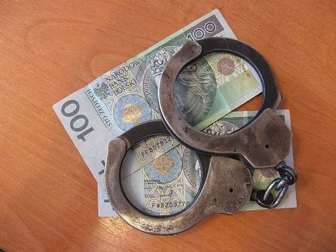 Policjanci z Radomia oskarżeni o branie łapówek 