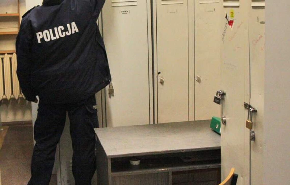 Policjanci z zarzutami. Po pijanemu pobili kolegów na deptaku