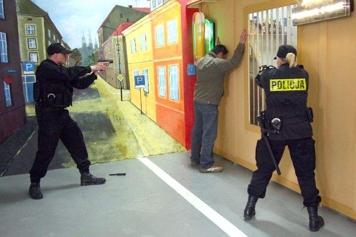 Policjanci - złodzieje 0:1. Raport o bezpieczeństwie w woj. lubelskim