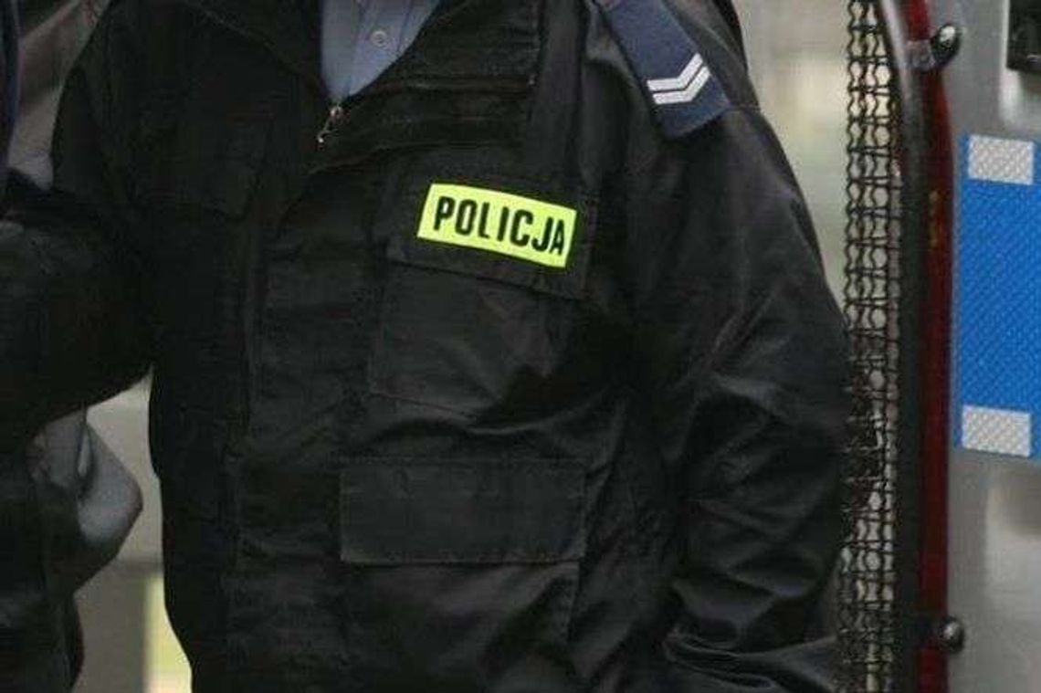 Policjant bił, kopał i wcierał w oczy gaz nastolatkowi? Usłyszał wyrok. "Cieszył się bardzo dobrą opinią"
