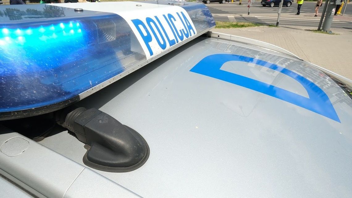 Policjant dał prowadzić pijanemu mężczyźnie z zakazem sądowym