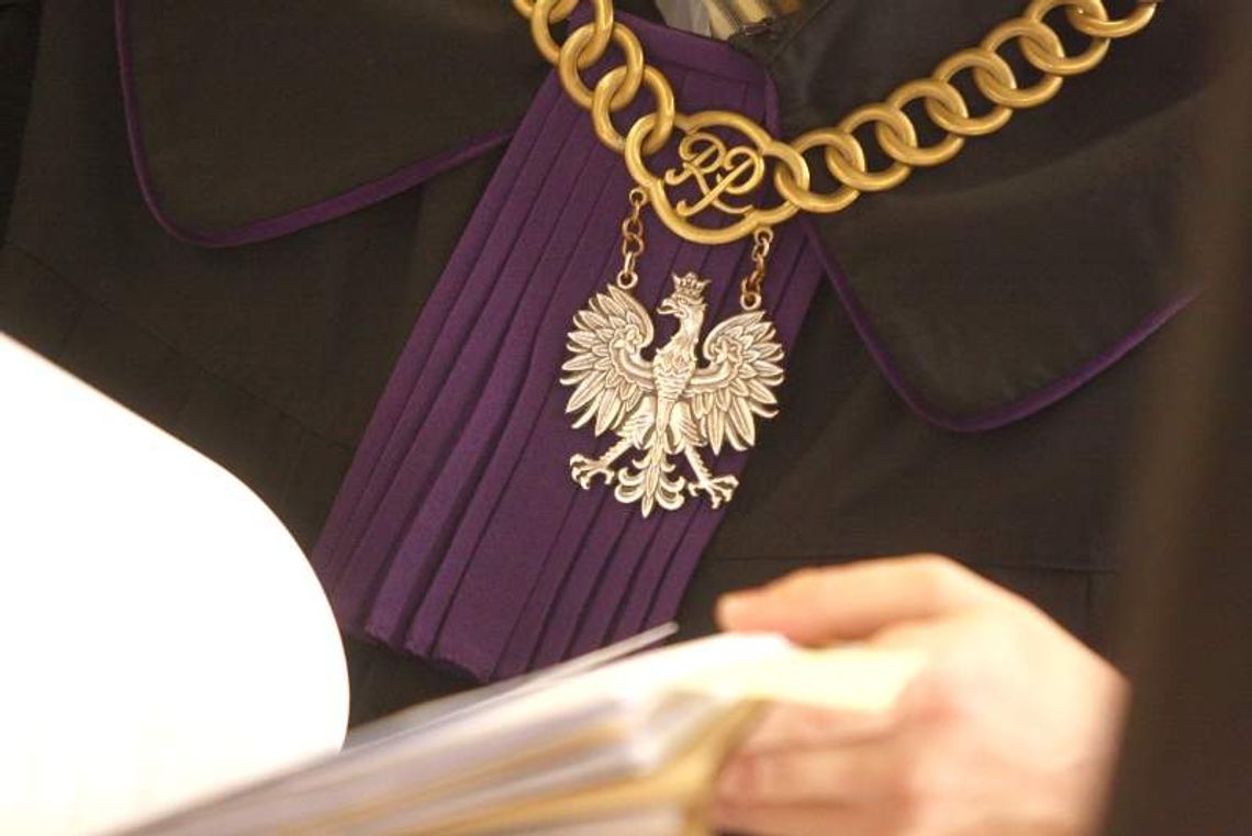Policjant poprosił kuzyna o przysługę. Skazany na 8 miesięcy