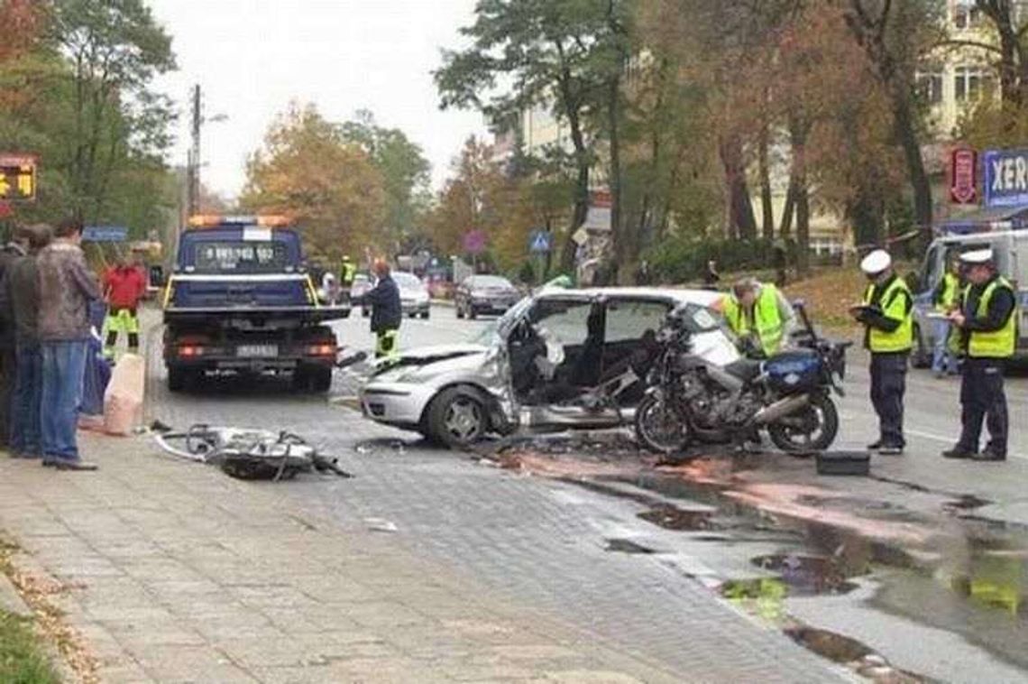 Policjant zginął w wypadku. Taksówkarz usłyszał zarzuty Policjant zginął w wypadku. Taksówkarz usłyszał zarzuty