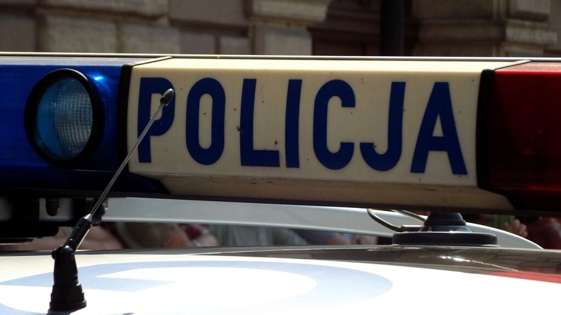 Policjantów zainteresowało niesprawne oświetlenie. Okazało się, że to nie jedyne przewinienie Policjantów zainteresowało niesprawne oświetlenie. Okazało się, że to nie jedyne przewinienie