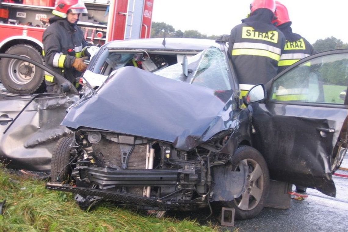 Policyjny radiowóz zderzył się z dwoma autami (zdjęcia)