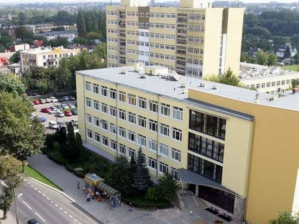 Politechnika nie potrzebuje już budynku przy Okopowej. Chce go sprzedać