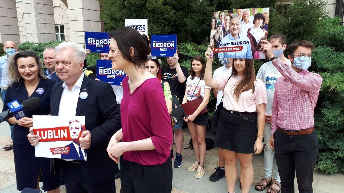 Politycy Lewicy zachęcają do głosowania na Roberta Biedronia