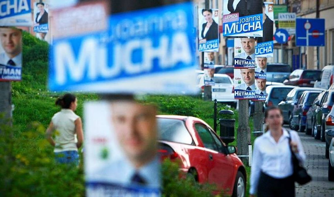 Politycy zapłacą drożej za plakaty wyborcze. 1 zł za mkw. Politycy zapłacą drożej za plakaty wyborcze. 1 zł za mkw.
