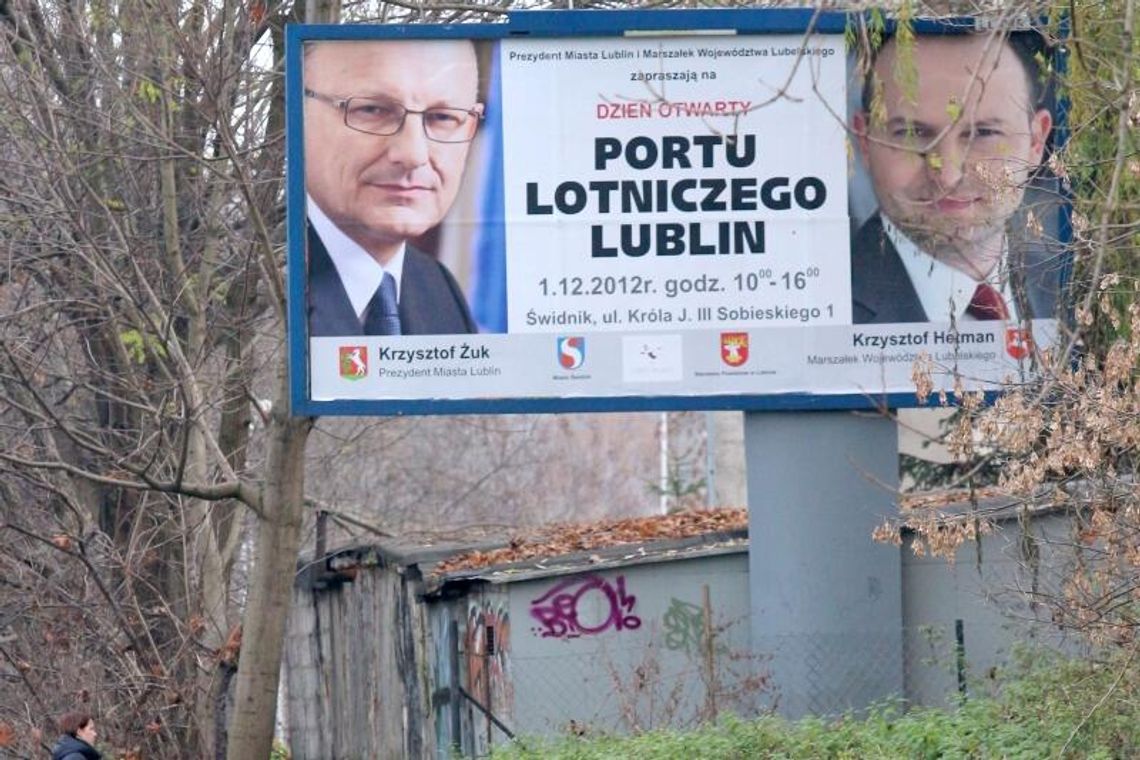 Politycy zapraszali na lotnisko, a podatnik płacił Politycy zapraszali na lotnisko, a podatnik płacił