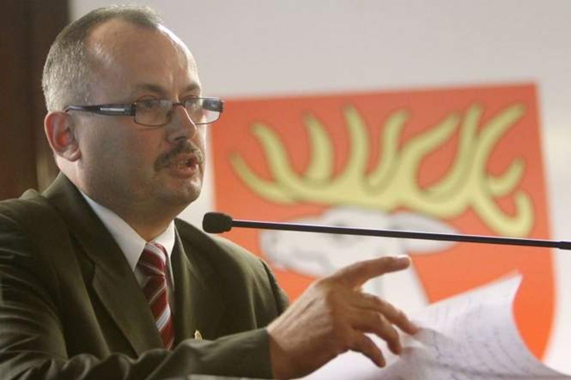 Polityk miał grozić śmiercią byłej żonie. Prokuratura umorzyła śledztwo