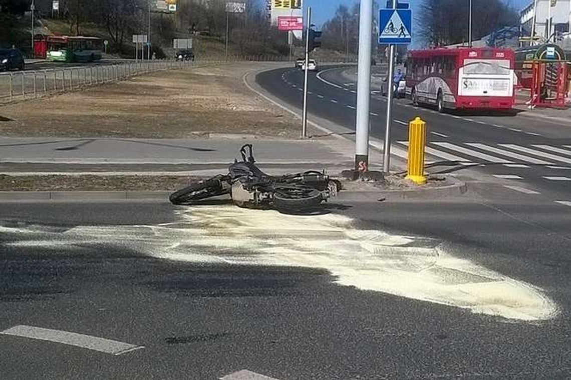 Północna: Motocykl zderzył się z samochodem (zdjęcia)