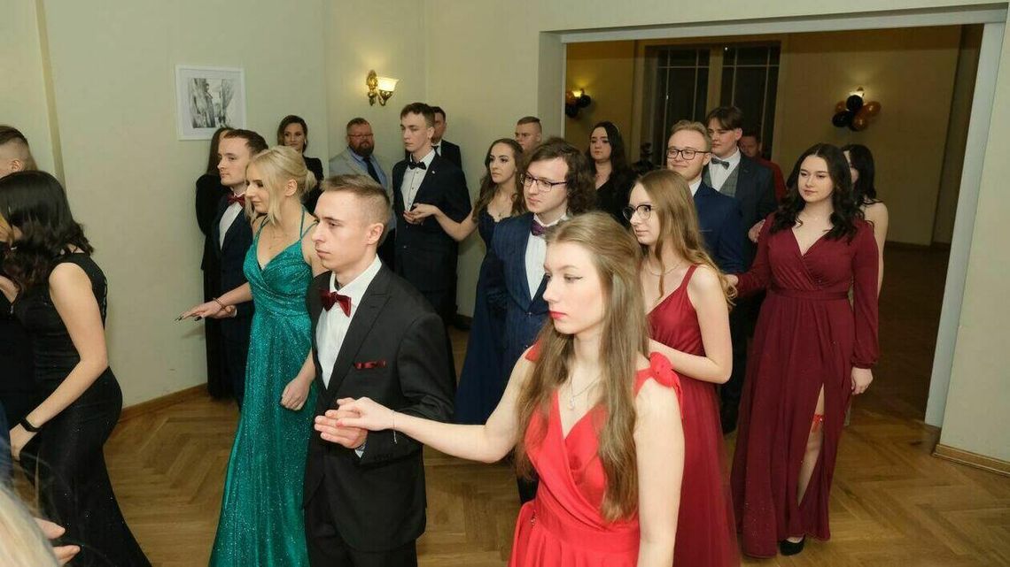 Polonez i studniówka Zakładu Doskonalenia Zawodowego w Lublinie