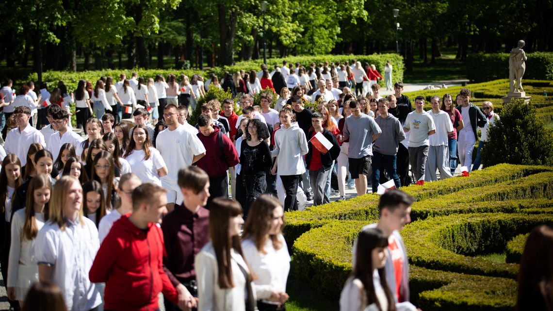 Polonez w lubartowskim parku. Tańczyli i świętowali - historycznie