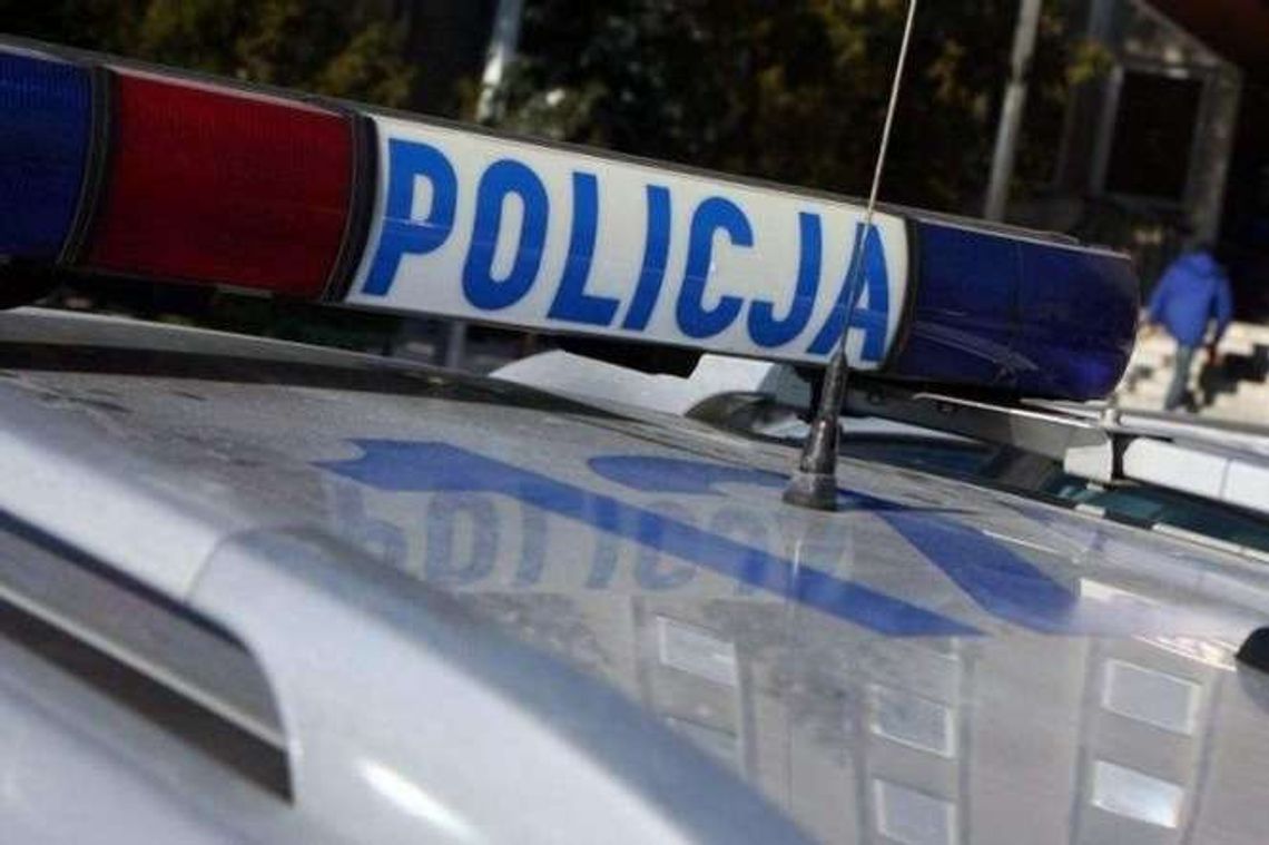 Położył się pod koła, bo nie chciała go podwieźć. Zgłosił, że został przejechany