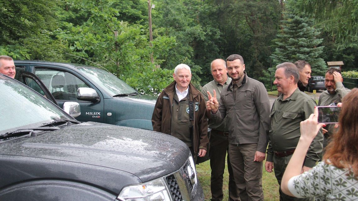 Polscy leśnicy Ukraińcom. Przekazano drony, terenówki i sadzonki (zdjęcia)