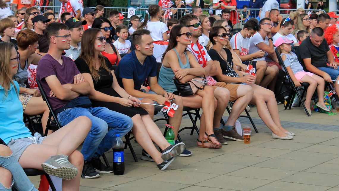 Polska - Senegal. Kilkaset osób w strefie kibica w Puławach [zdjęcia]