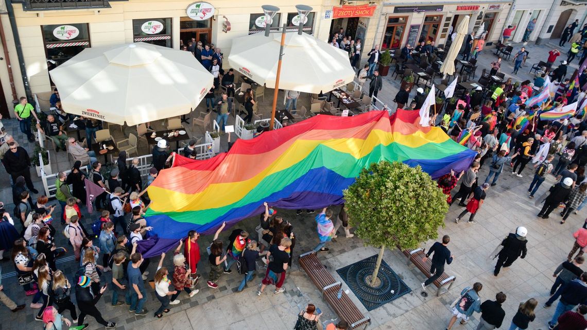 Polska to nie wstyd. Co wulgarnego i obscenicznego było na Marszu Równości w Lublinie [komentarz]