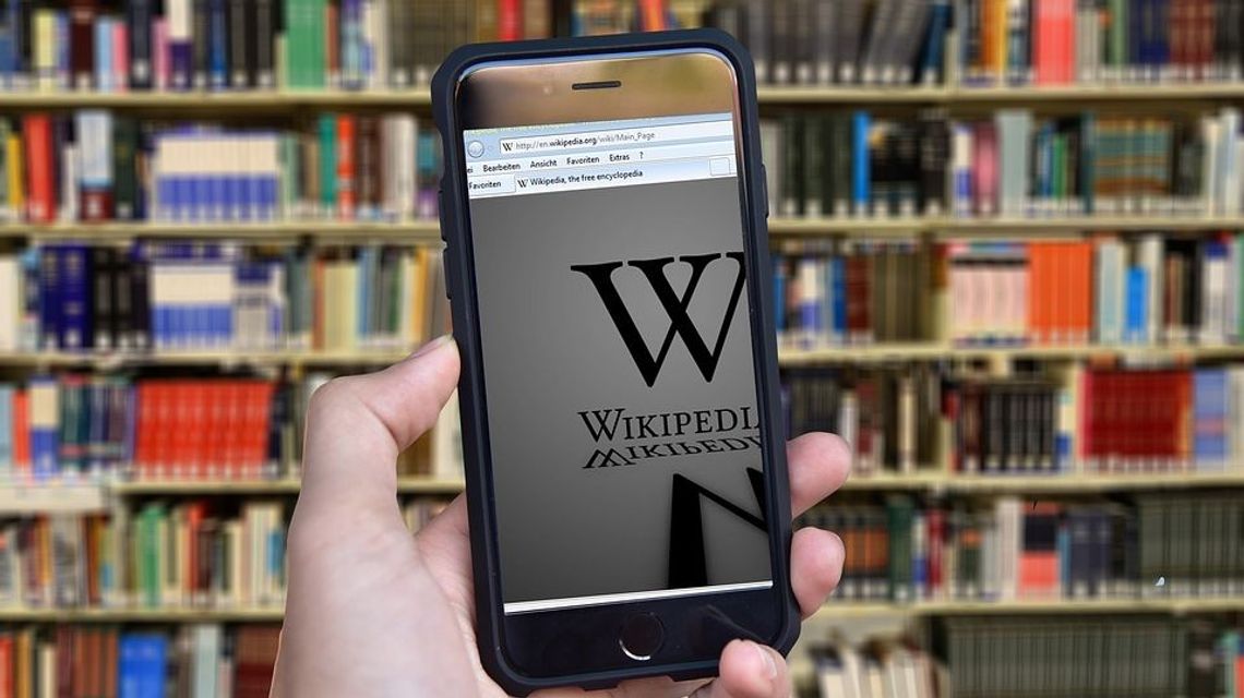 Polska Wikipedia jest już pełnoletnia. Internetową encyklopedię uruchomiono 18 lat temu