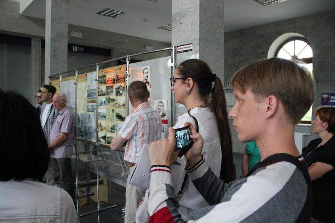 "Polskie losy w dziejach Brześcia". Wystawa na dworcu PKP w Białej Podlaskiej