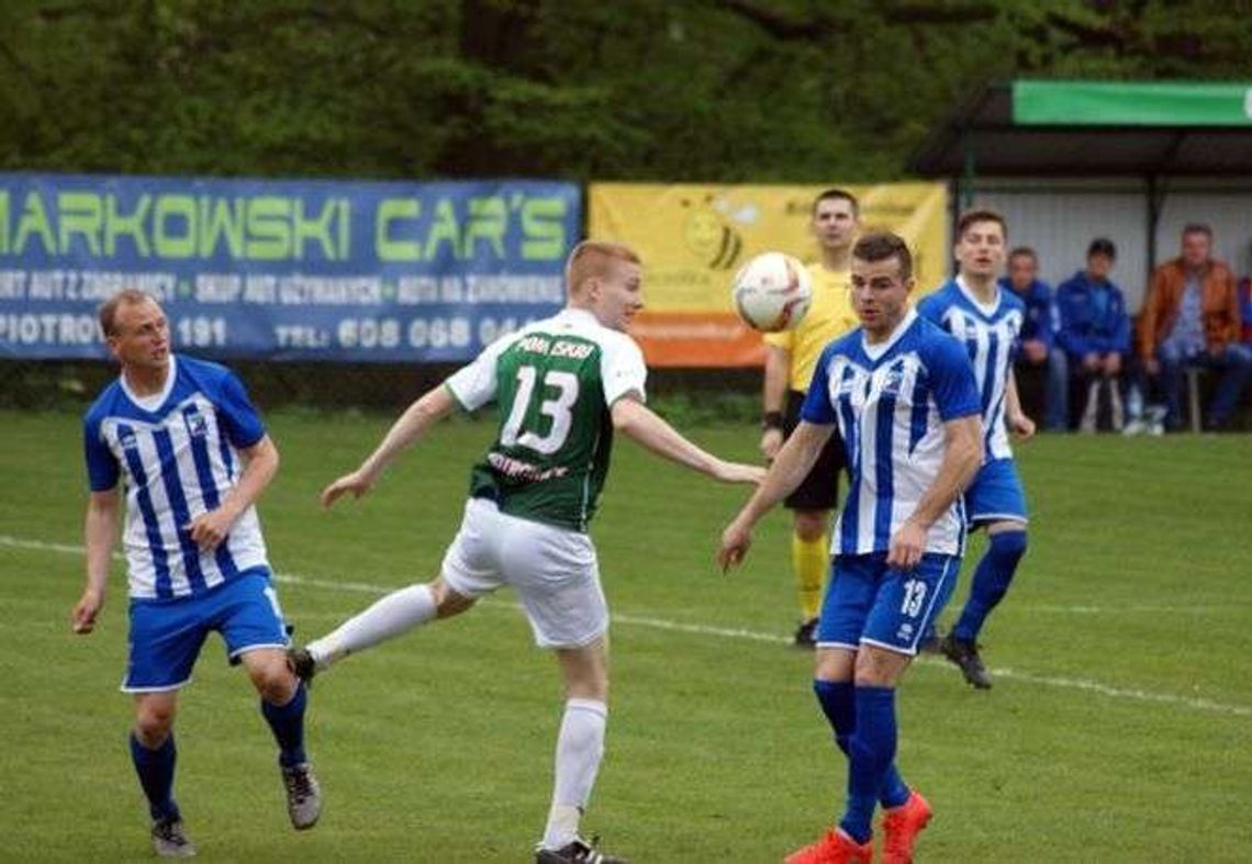 POM Iskra Piotrowice - Tomasovia 2:0. Trzy punkty za ambicję