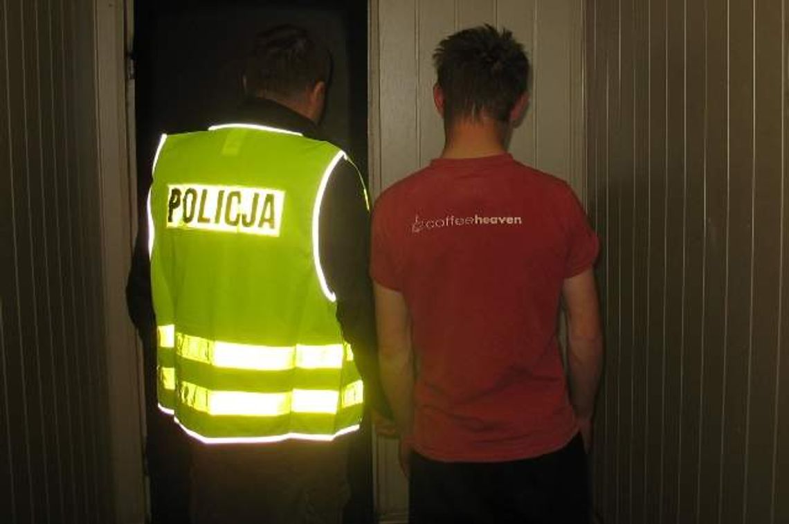 Pomagał sąsiadce, a później ją okradał