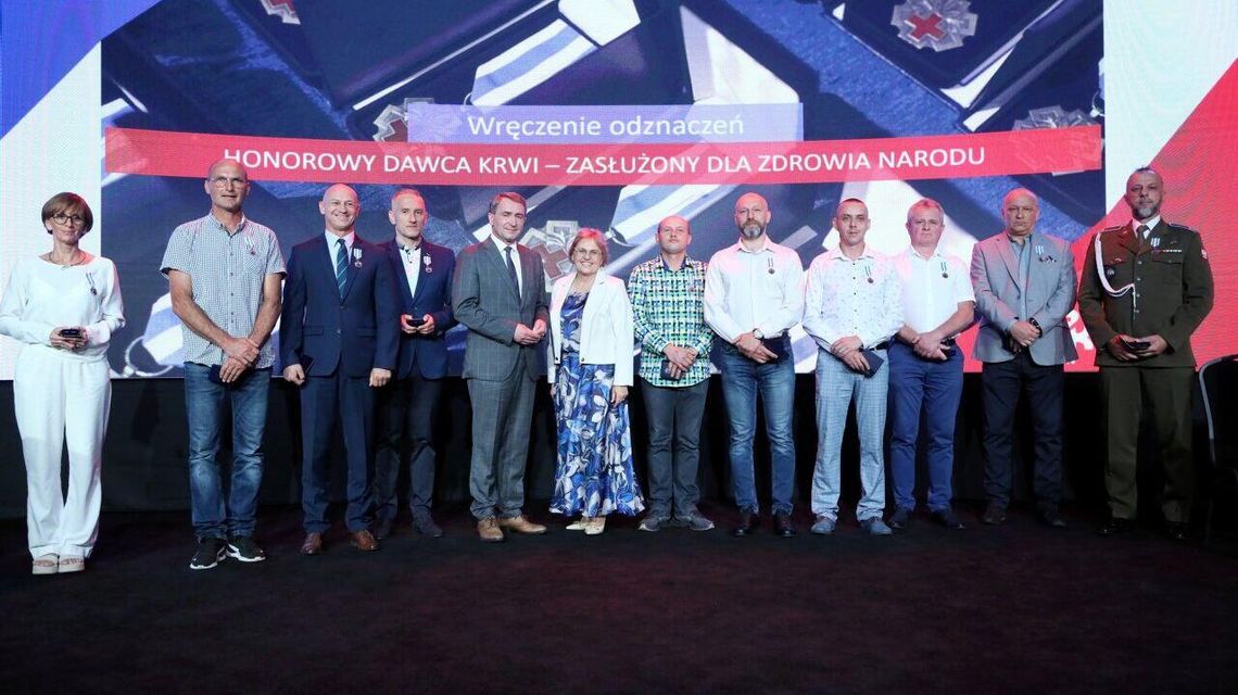 Pomaganie mają we krwi. Superbohaterowie zostali odznaczeni 