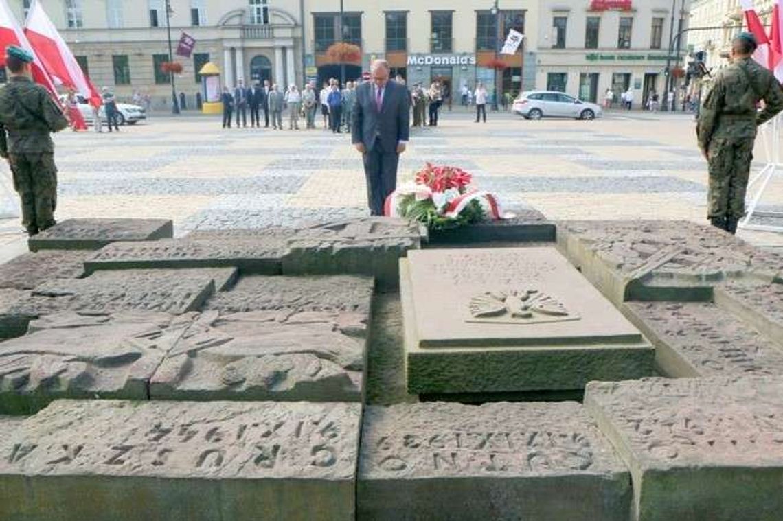 Pomnik już nie wróci na plac Litewski. Ma trafić na cmentarz Pomnik już nie wróci na plac Litewski. Ma trafić na cmentarz