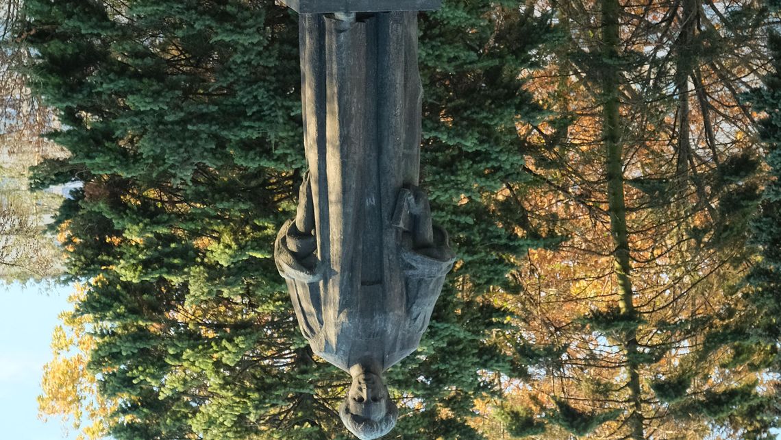 Pomnik Marii Curie - Skłodowskiej jeszcze poczeka na remont Pomnik Marii Curie - Skłodowskiej jeszcze poczeka na remont